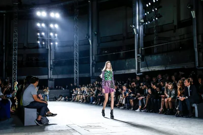 Look 18